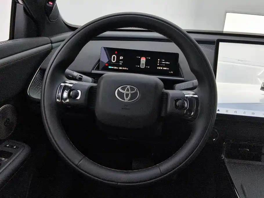 Toyota bZ3X — фото 15