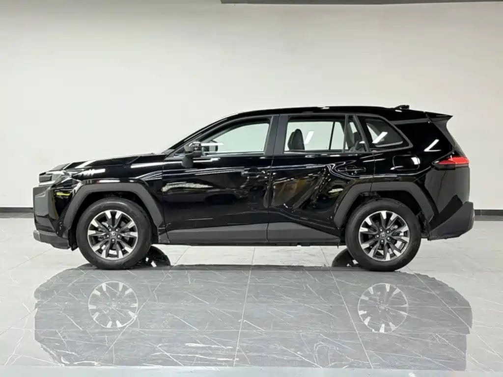 Toyota RAV4 — фото 3