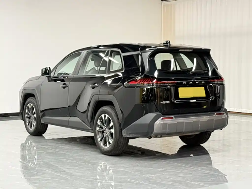Toyota RAV4 — фото 4
