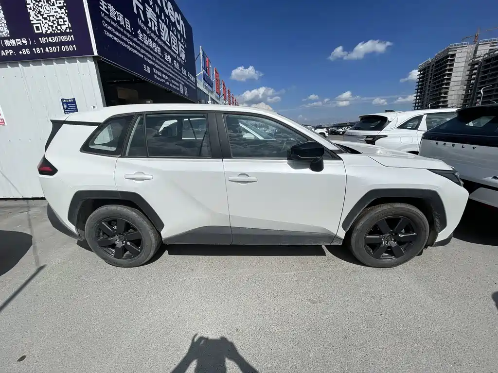 Toyota RAV4 — фото 3