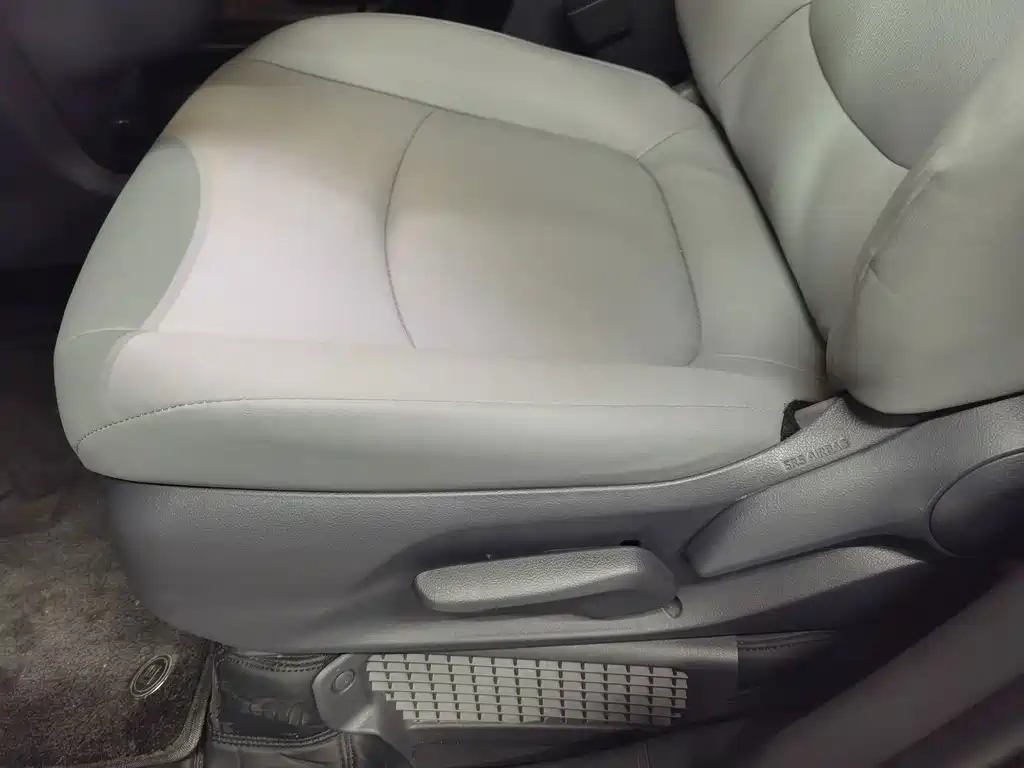 Toyota Granvia — фото 14