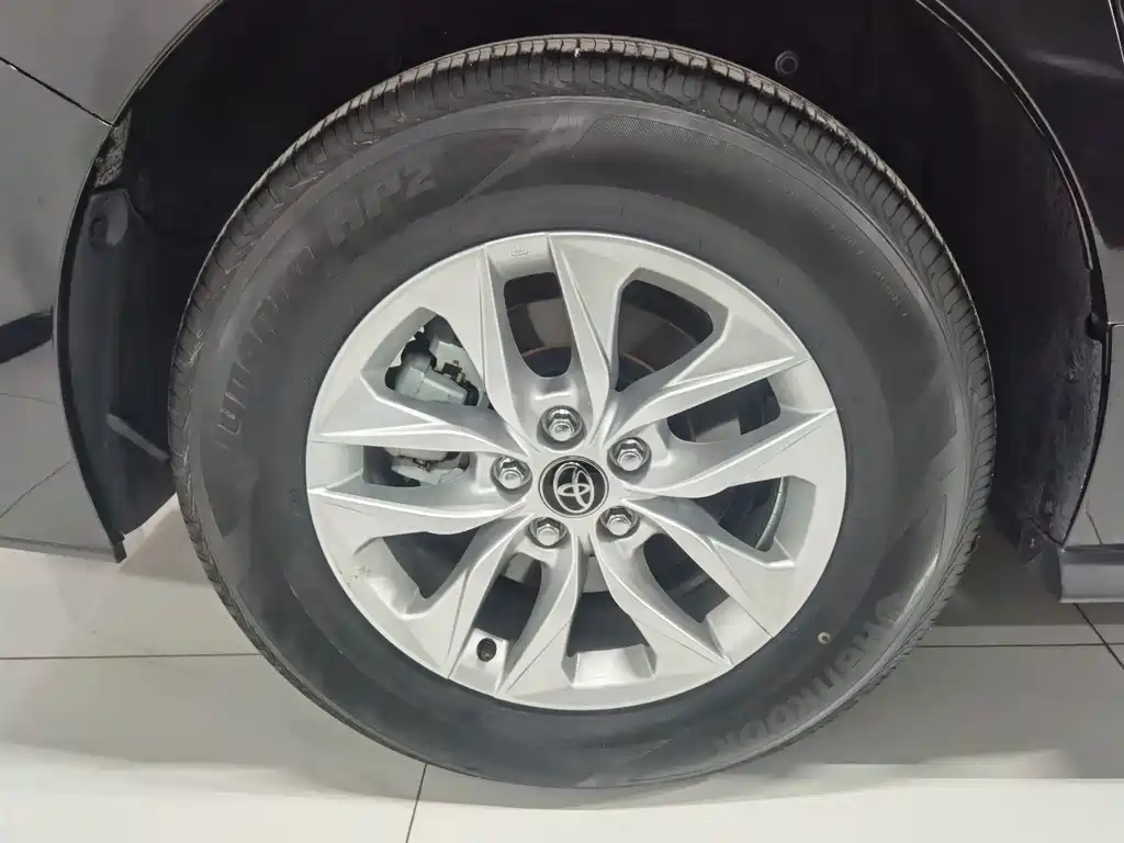 Toyota Granvia — фото 22