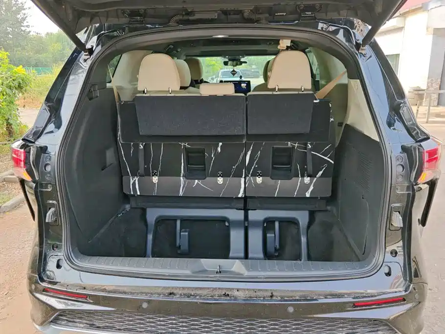 Toyota Granvia — фото 4