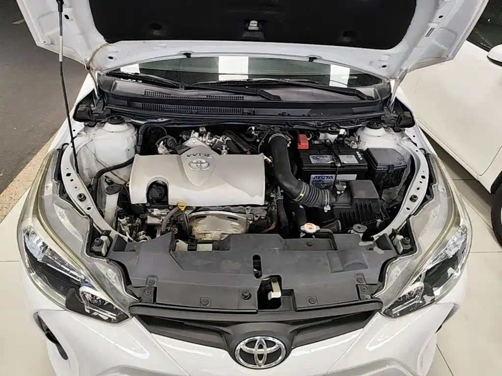 Toyota Yaris L — фото 20