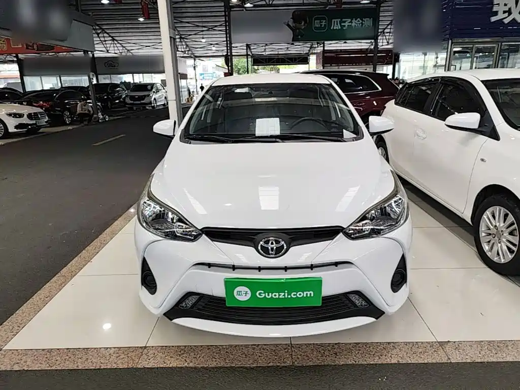 Toyota Yaris L — фото 3