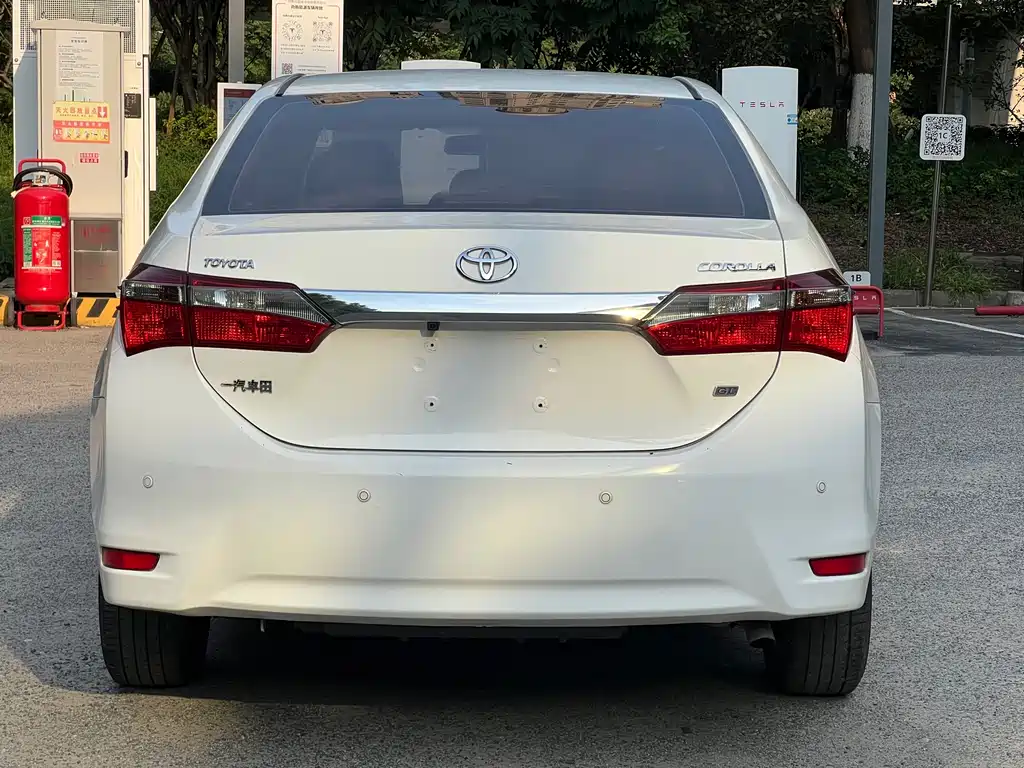 Toyota Corolla — фото 3