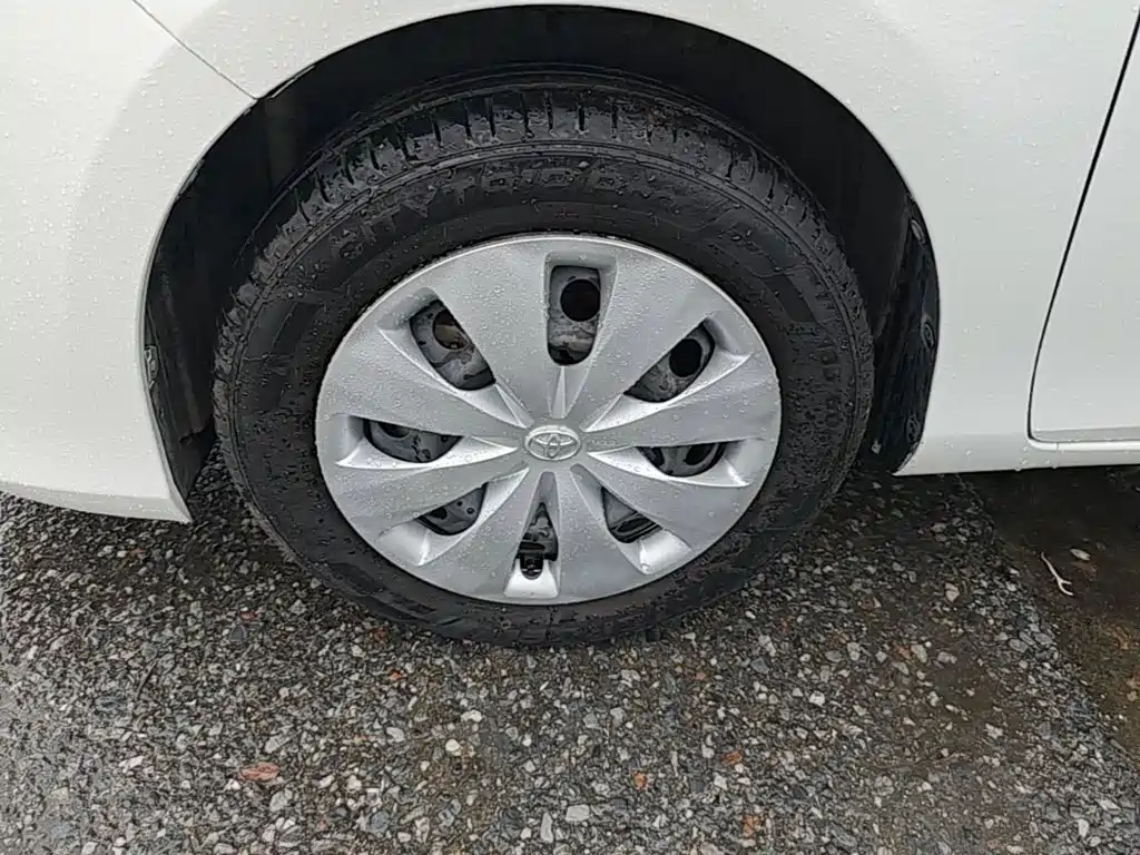 Toyota Yaris L — фото 23