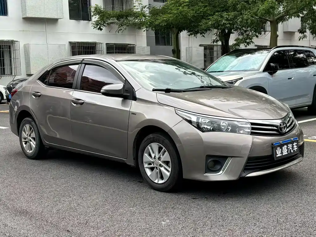 Toyota Corolla — фото 2
