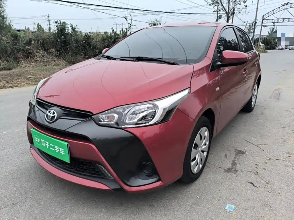 Toyota Yaris L — фото 2