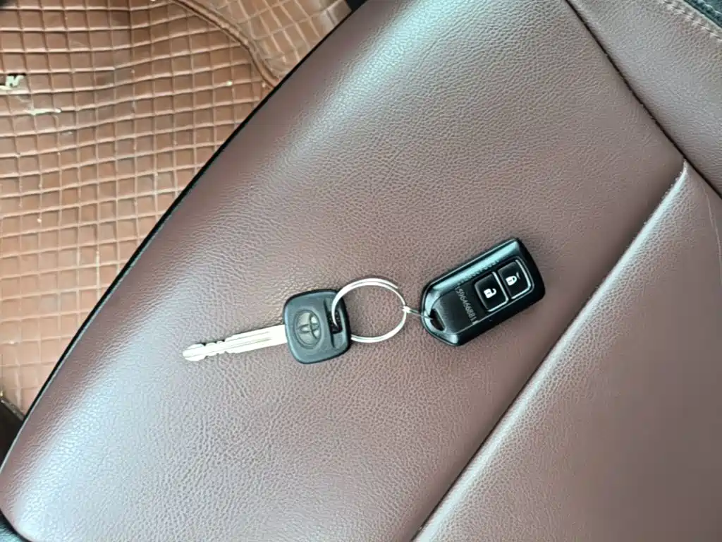 Toyota Yaris L — фото 18