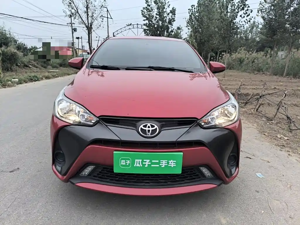 Toyota Yaris L — фото 4