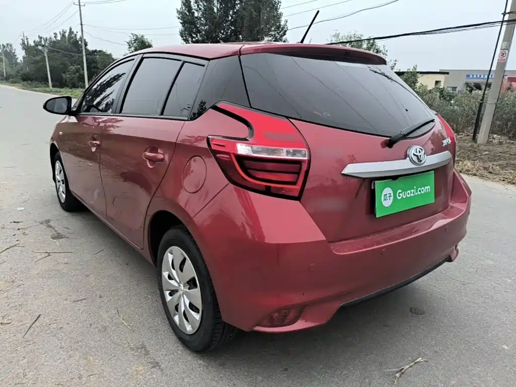 Toyota Yaris L — фото 24