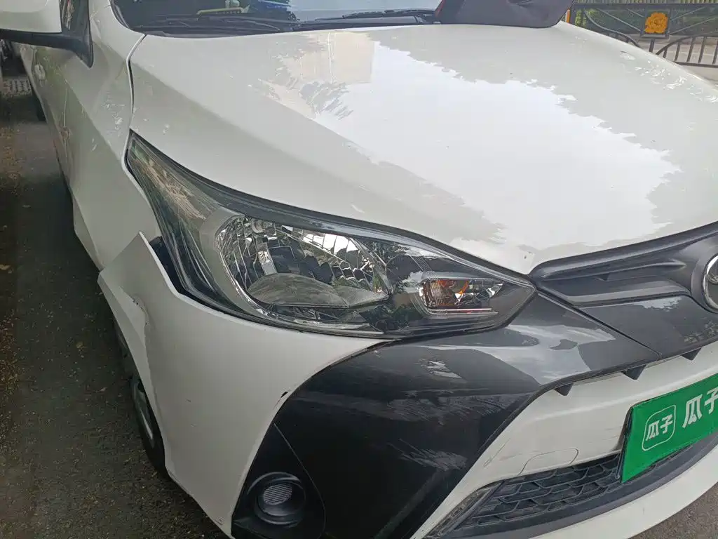 Toyota Yaris L — фото 7