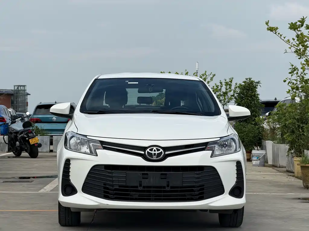 Toyota Vios — фото 2