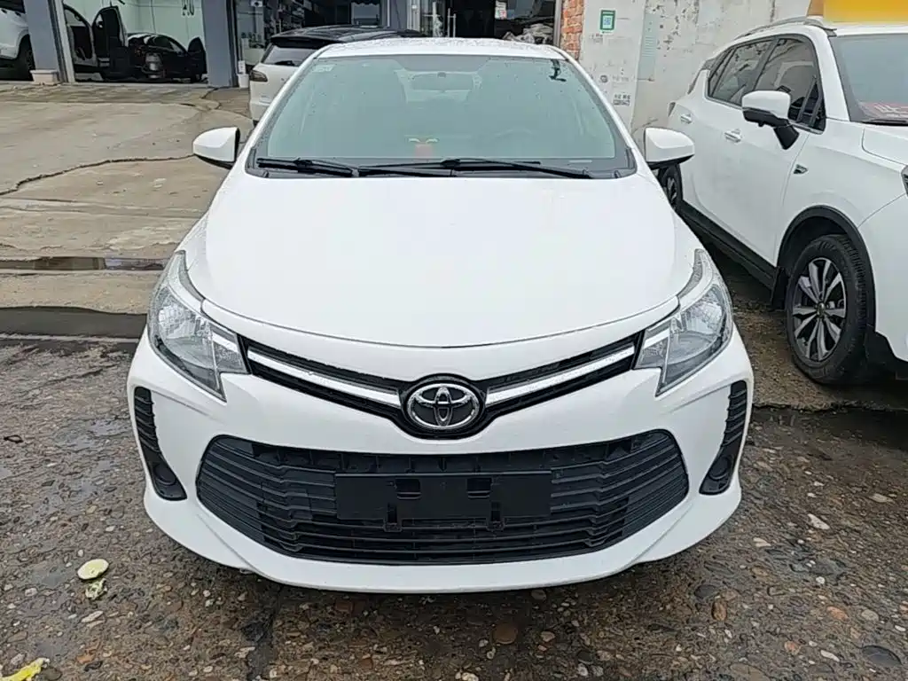 Toyota Vios — фото 3