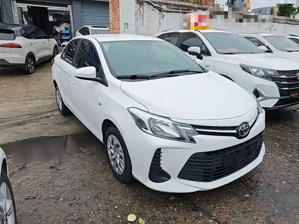 Toyota Vios — фото 4