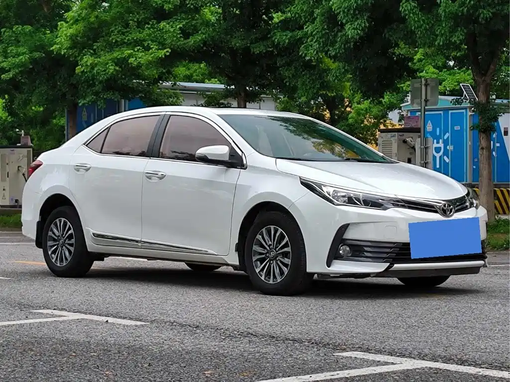 Toyota Corolla — фото 2