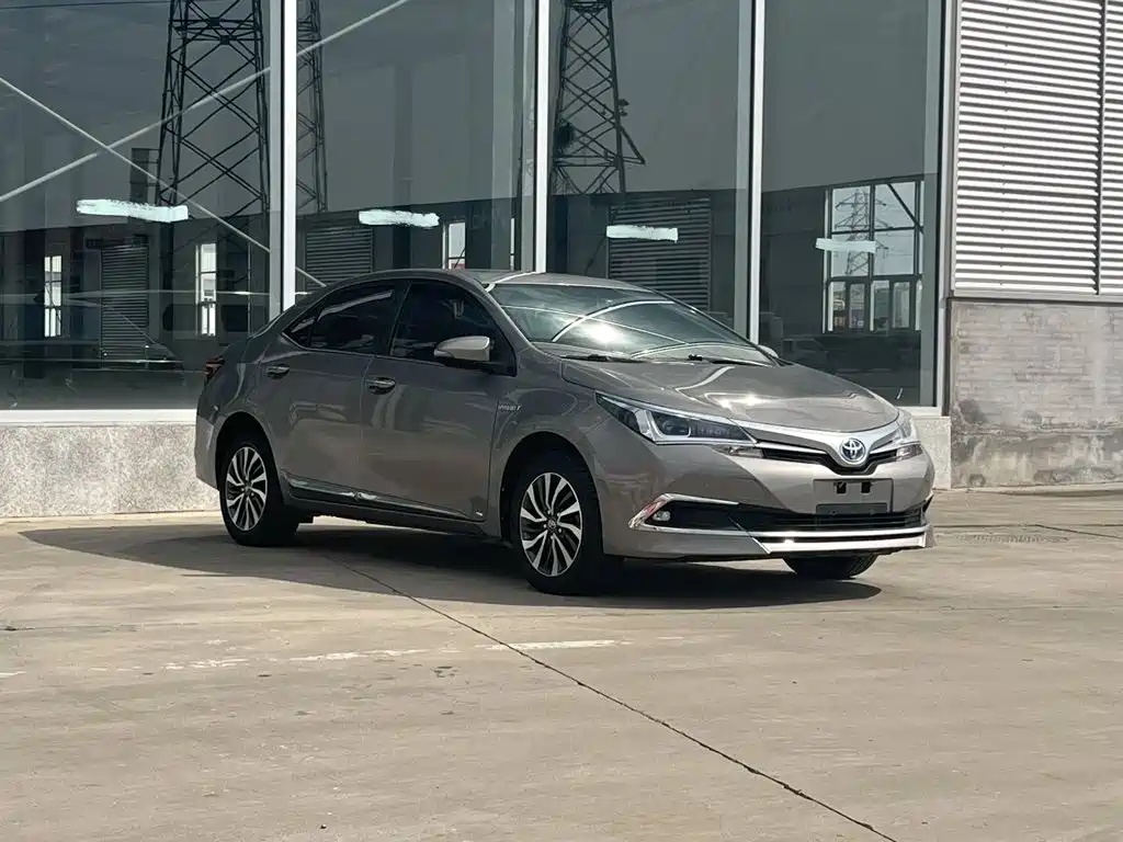 Toyota Corolla — фото 3
