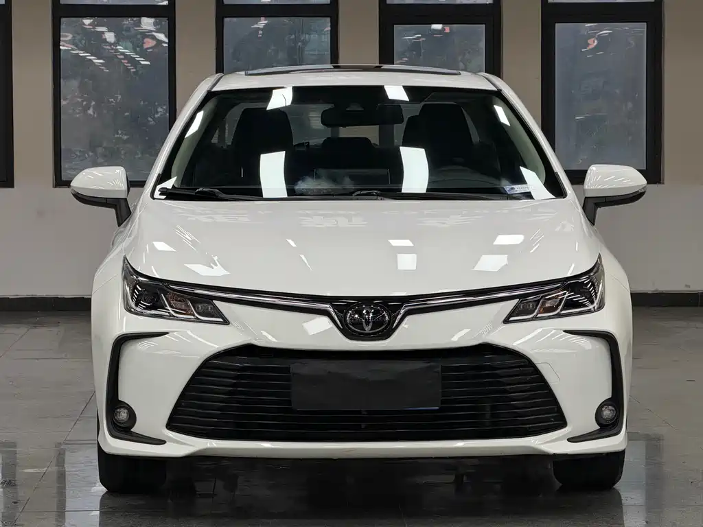 Toyota Corolla — фото 2