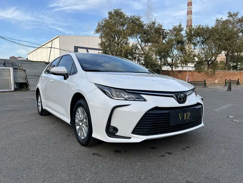 Toyota Corolla — фото 3