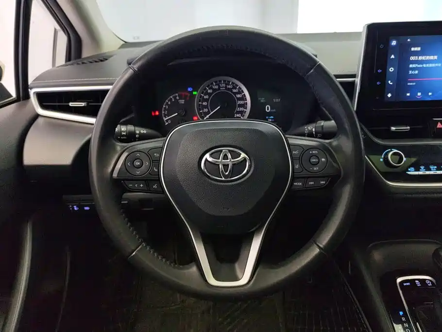 Toyota Corolla — фото 15