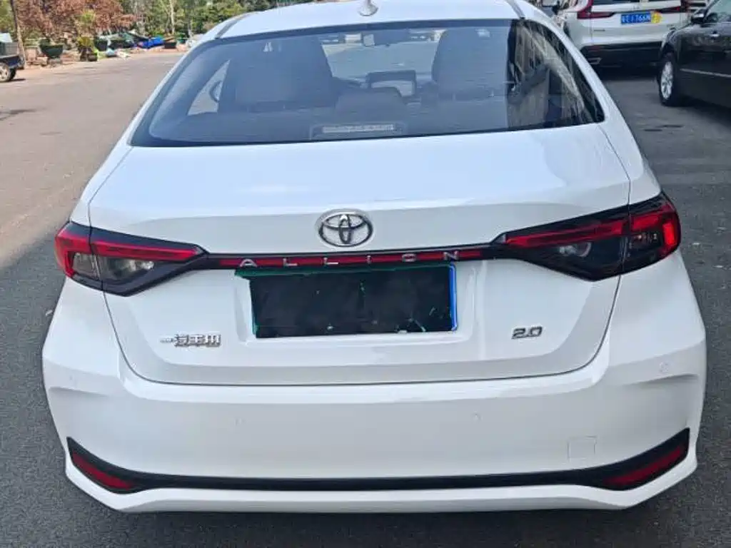 Toyota Allion — фото 3