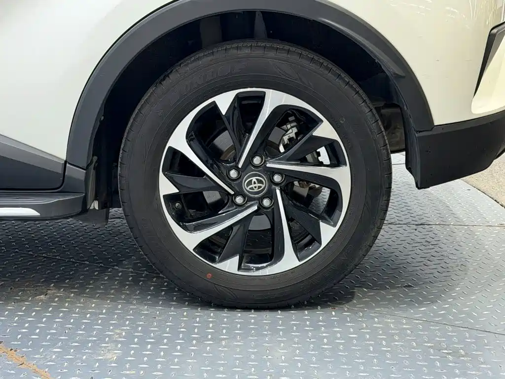 Toyota IZOA — фото 17