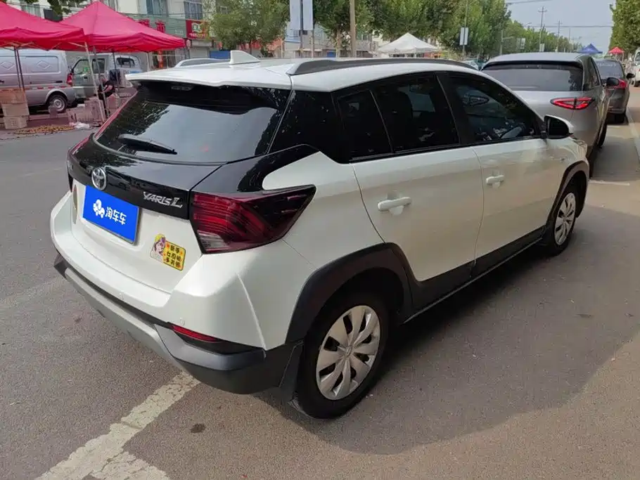 Toyota Yaris L — фото 3