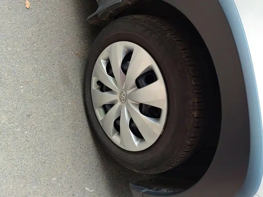 Toyota Yaris L — фото 6