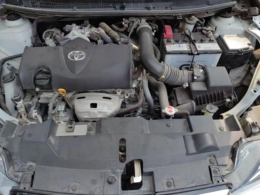 Toyota Yaris L — фото 10