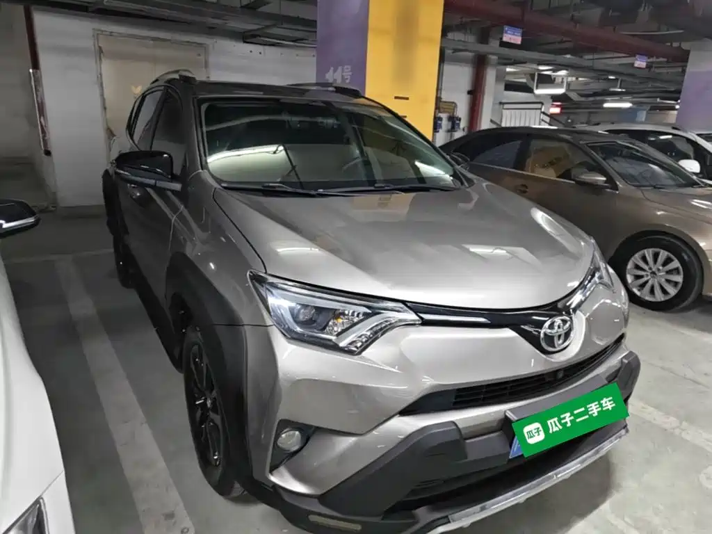 Toyota RAV4 — фото 4