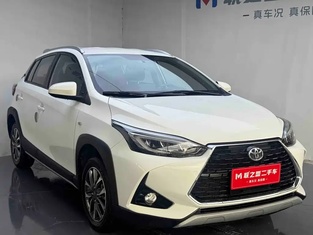 Toyota Yaris L — фото 3