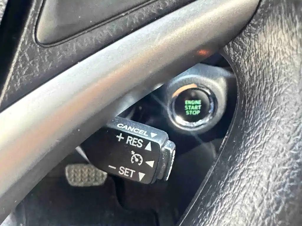 Toyota Yaris L — фото 29