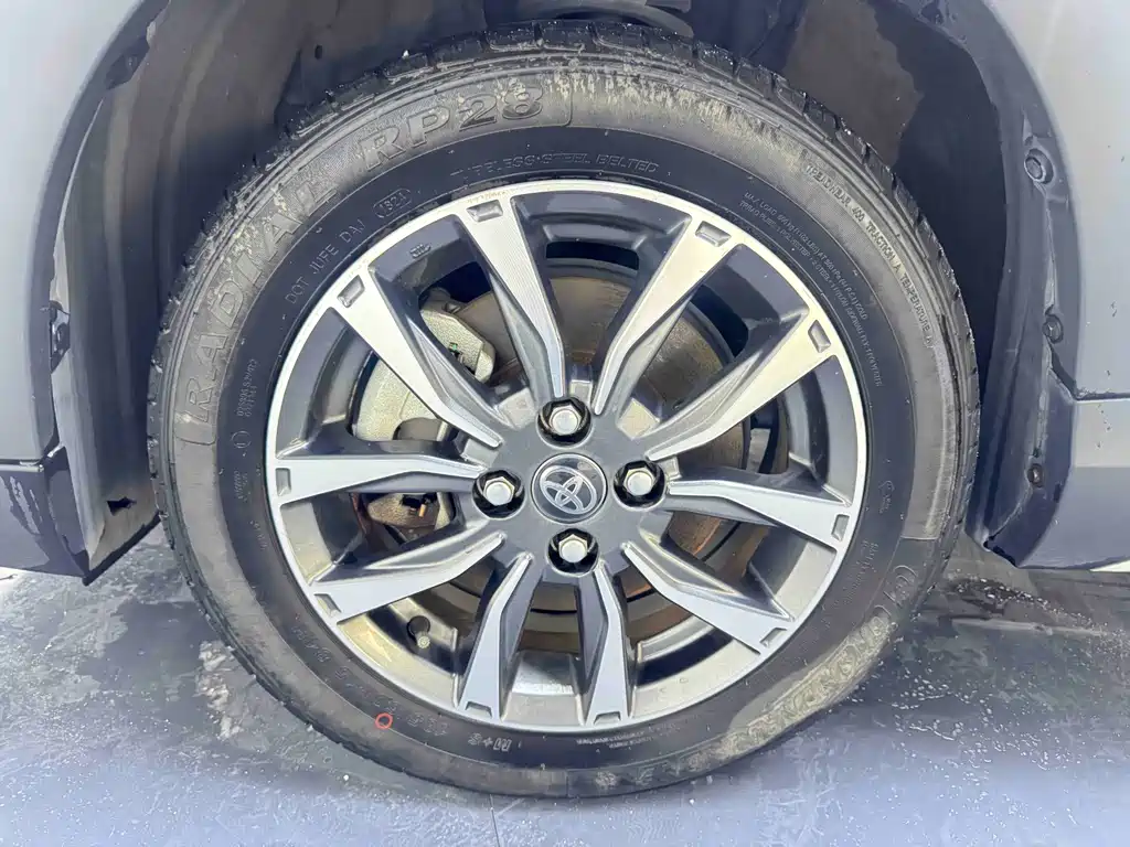 Toyota Yaris L — фото 32