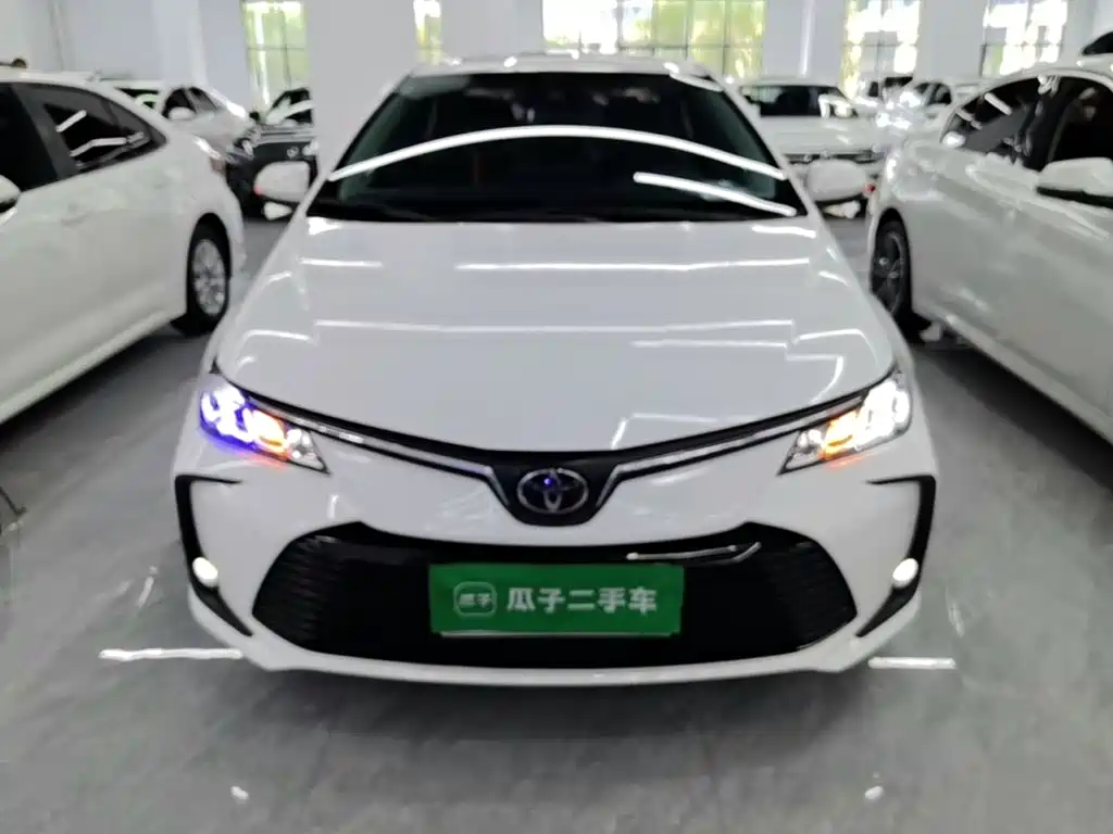 Toyota Corolla — фото 3