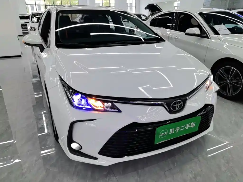 Toyota Corolla — фото 4