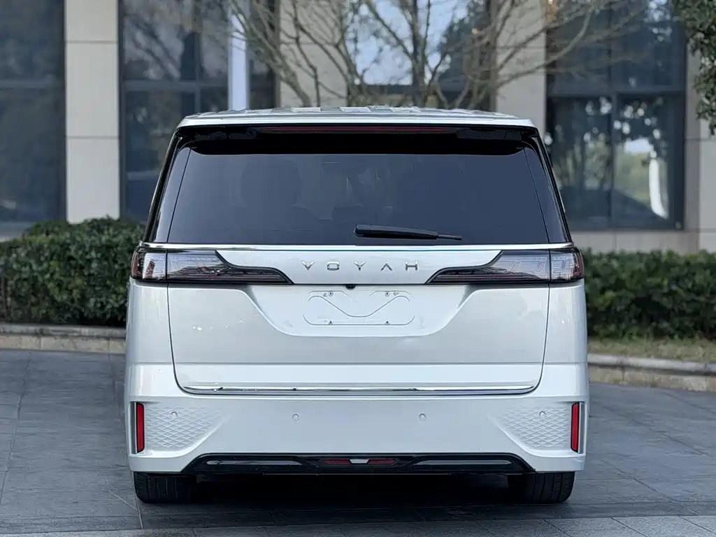 VOYAH Dreamer — фото 10