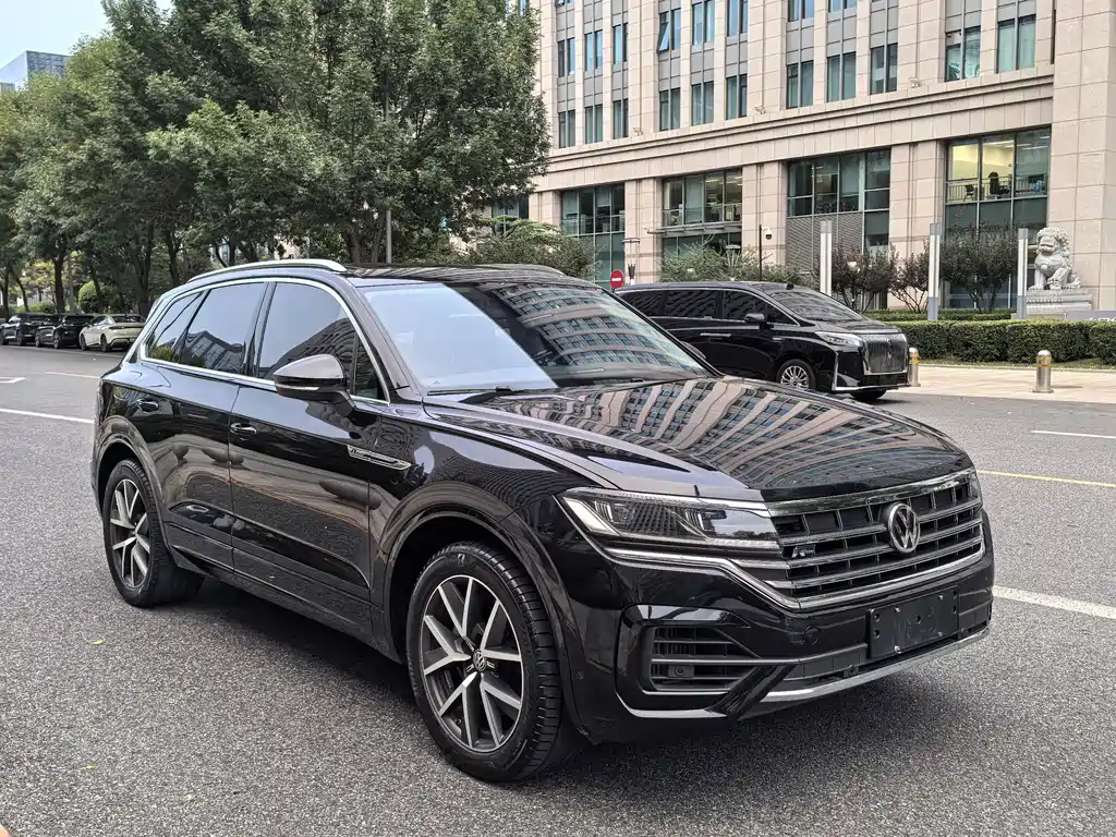 Volkswagen Touareg — фото 7