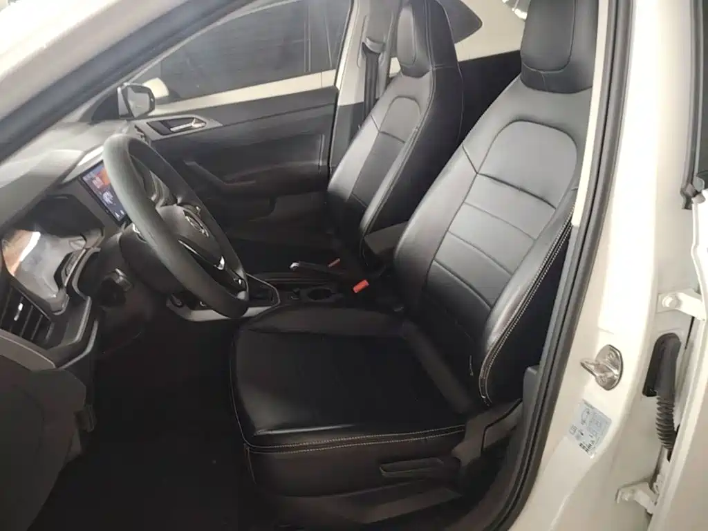Volkswagen Polo — фото 15