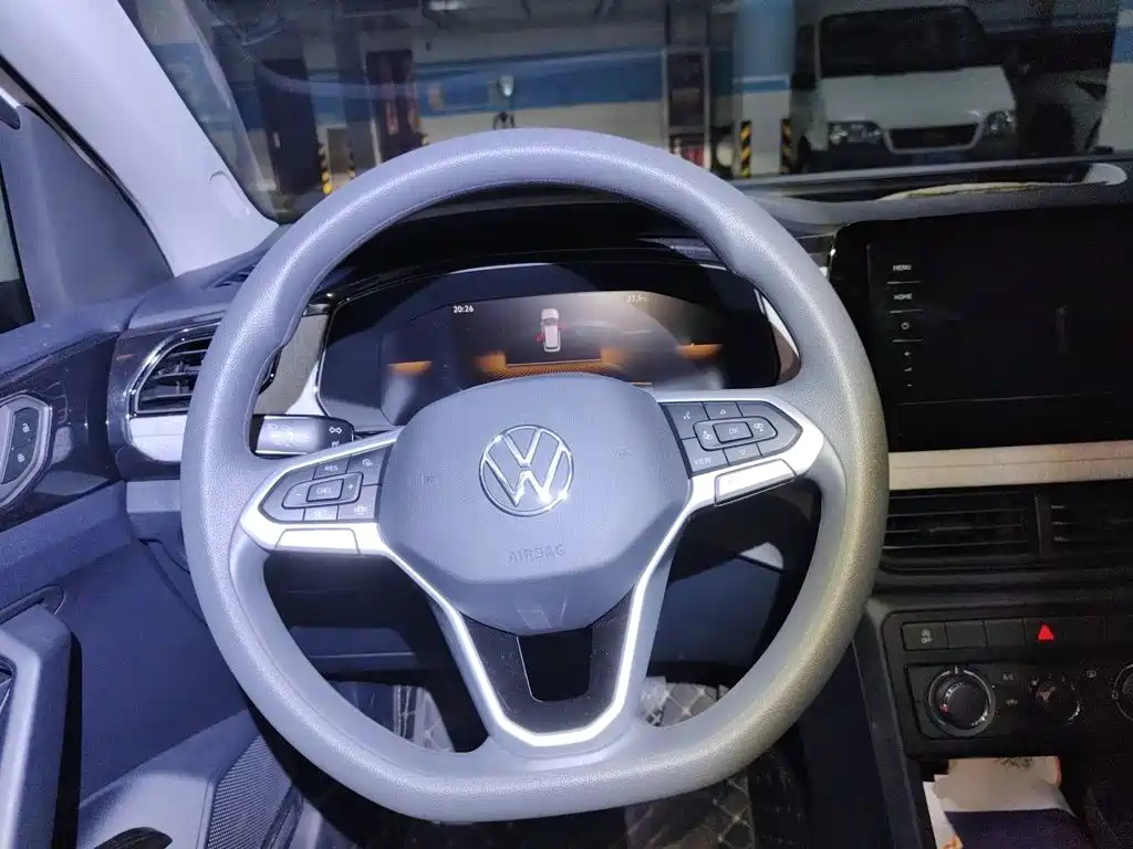 Volkswagen Tharu — фото 3