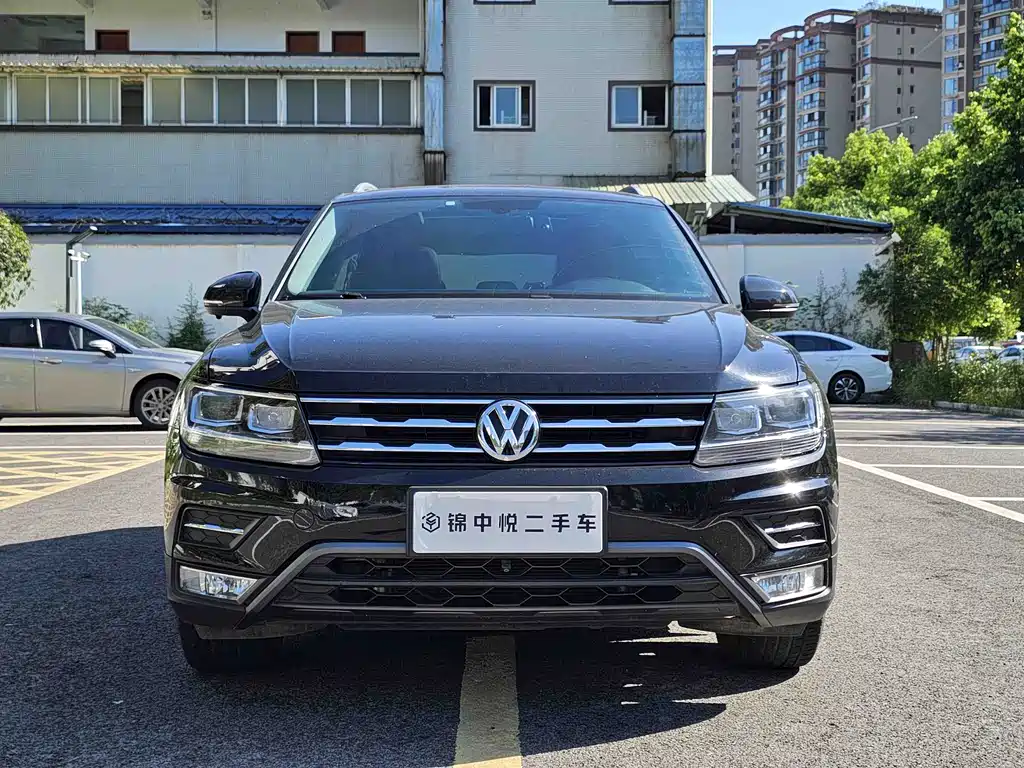 Volkswagen Tiguan L — фото 2
