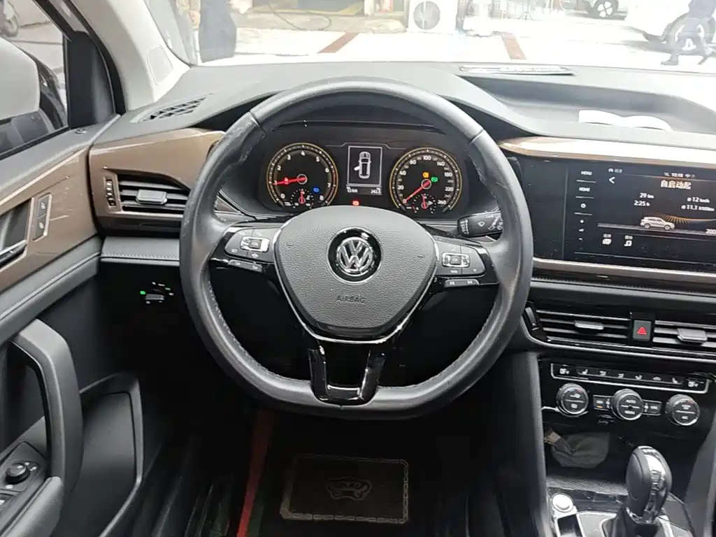 Volkswagen Tharu — фото 11