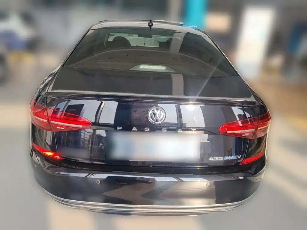 Volkswagen Passat PHEV — фото 8
