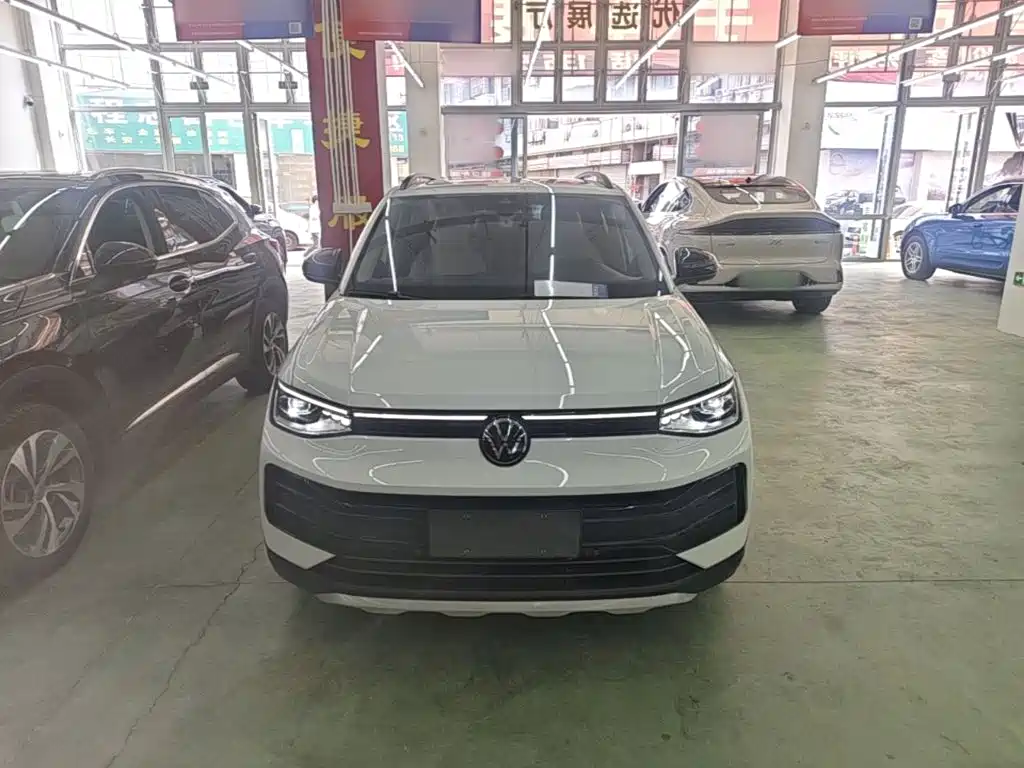Volkswagen Tharu — фото 3