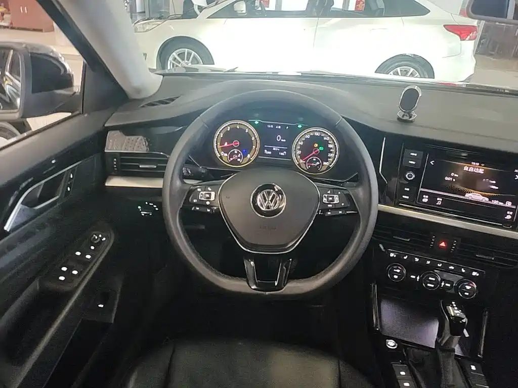 Volkswagen Passat — фото 11