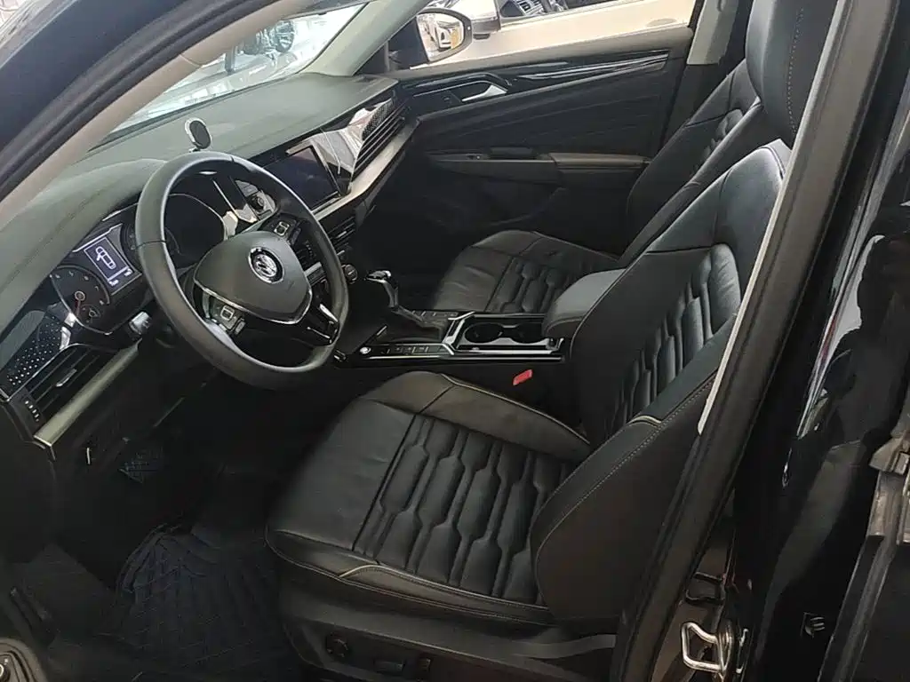Volkswagen Passat — фото 15