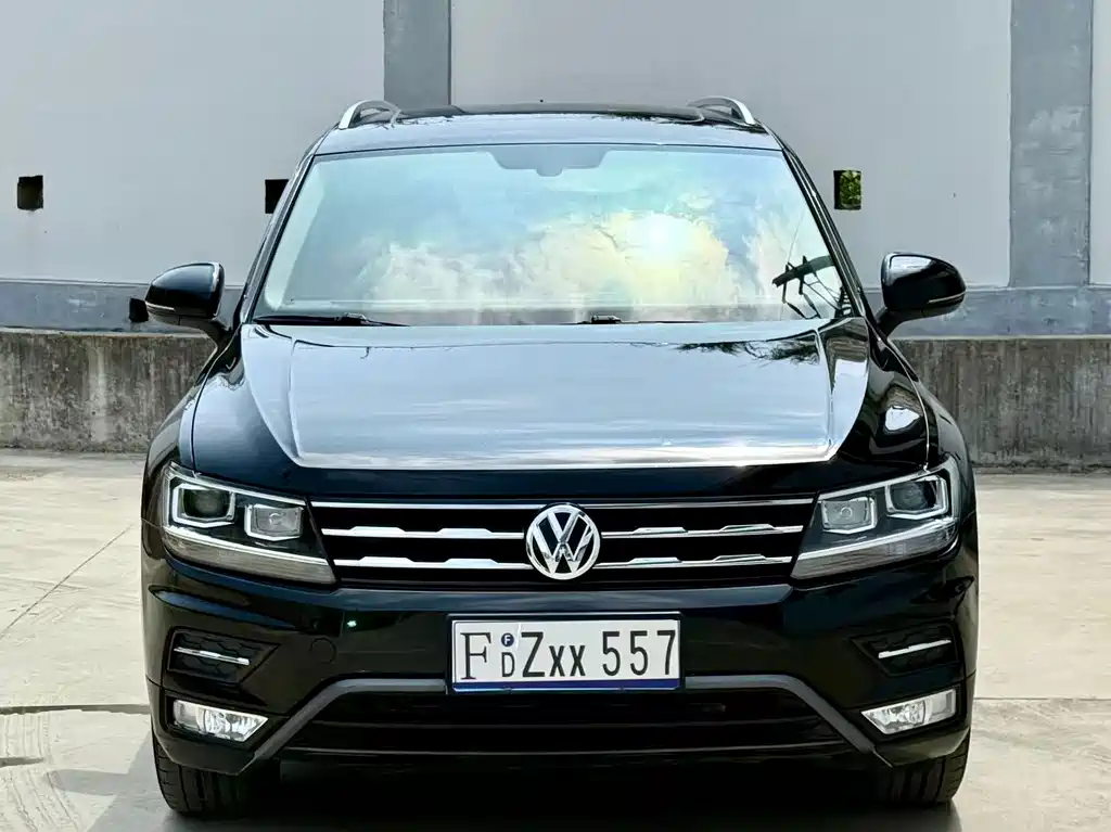 Volkswagen Tiguan L — фото 2