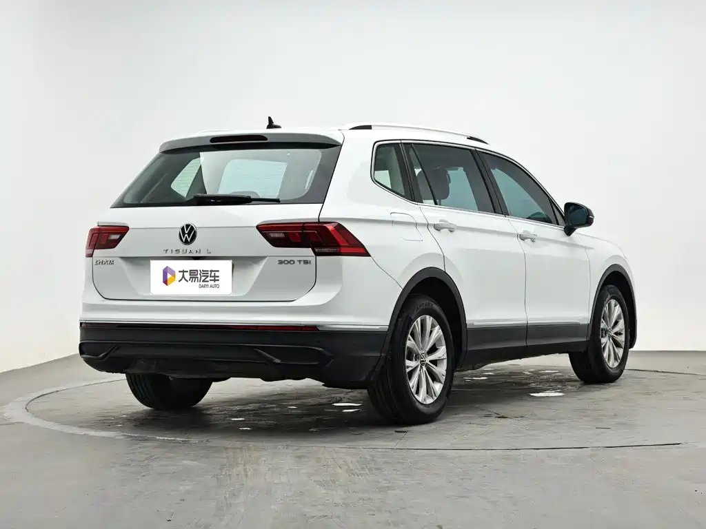 Volkswagen Tiguan L — фото 3