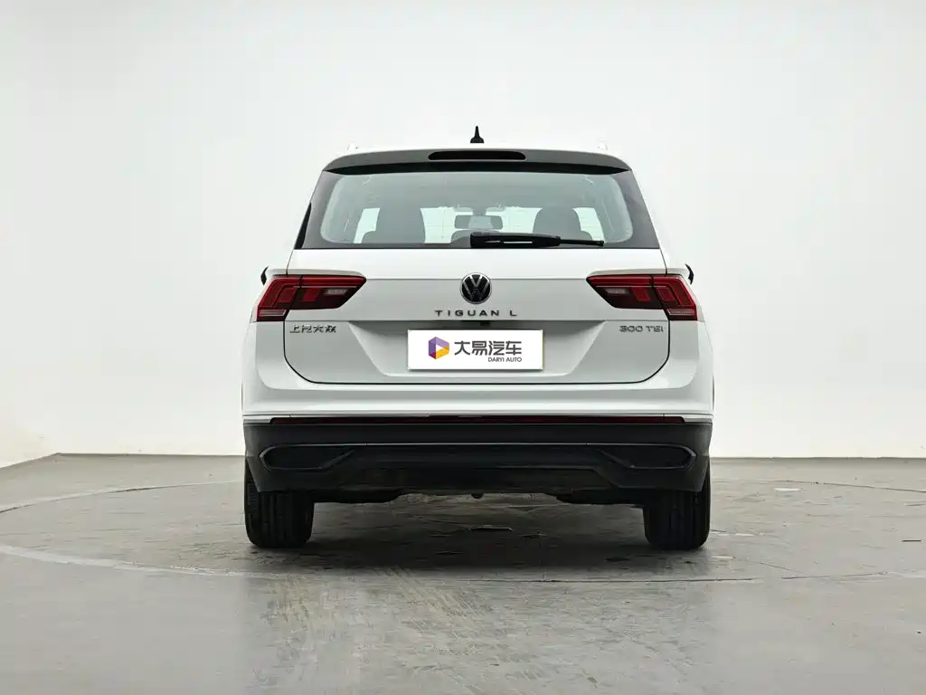 Volkswagen Tiguan L — фото 4