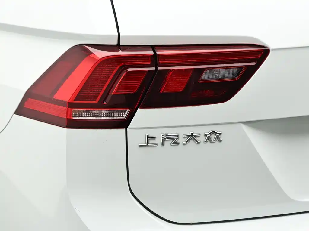 Volkswagen Tiguan L — фото 7